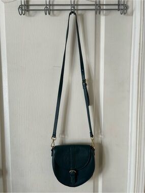 Ora Delphine Billie Guitar Strap Saddle Dark Green Pebbled Leather Crossbody Bag